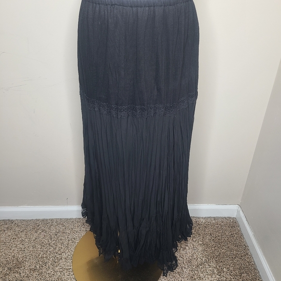 Take A Look About Alberto Makali Skirt